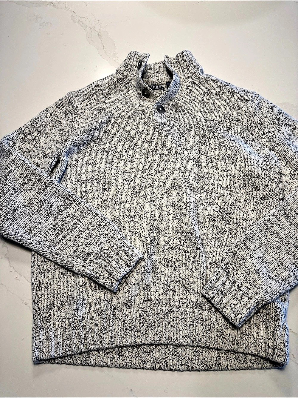 IZOD Men's Mock Neck Sweater Size Medium Like New